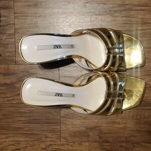 Zara Gold Heels size Eu 40